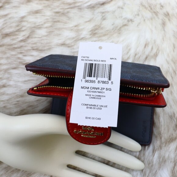 NWT  Medium Corner Zip Wallet In Signature Canvas CW786 - Picture 11 of 11